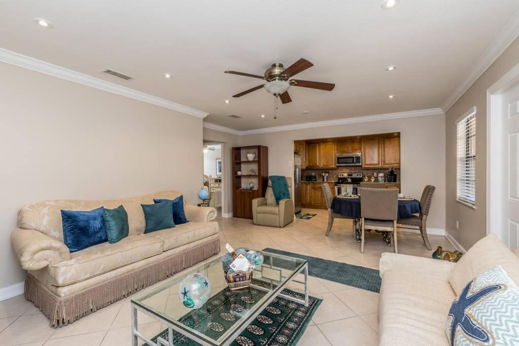 Ocean Vacation Breeze Villa Лантана Екстериор снимка