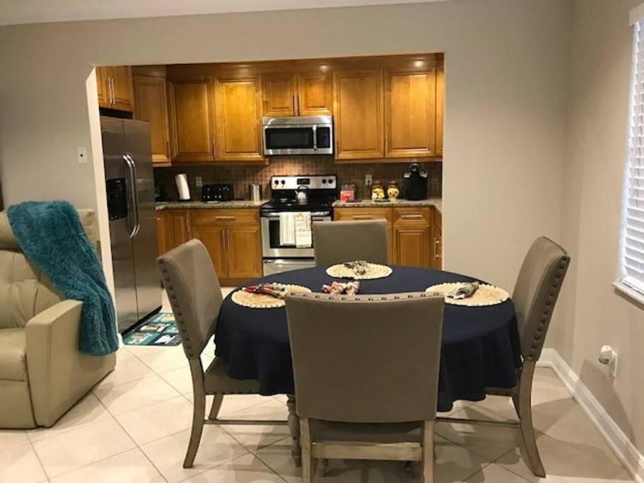 Ocean Vacation Breeze Villa Лантана Екстериор снимка